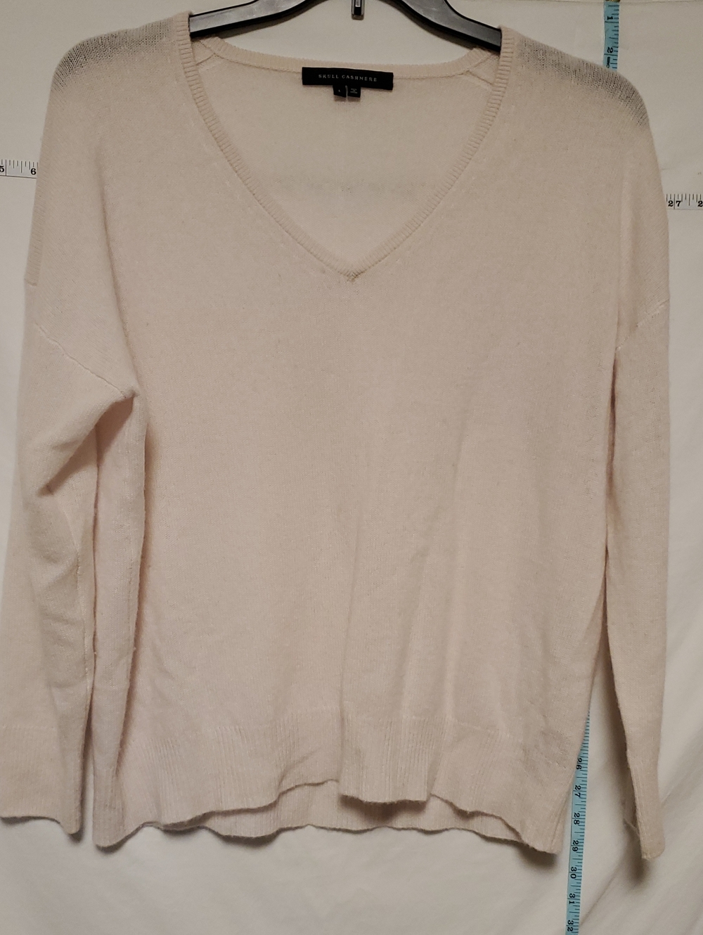 Skull Cashmere Pale Cream V-Neck Cashmere Sweater Lg Luxury Academia Office